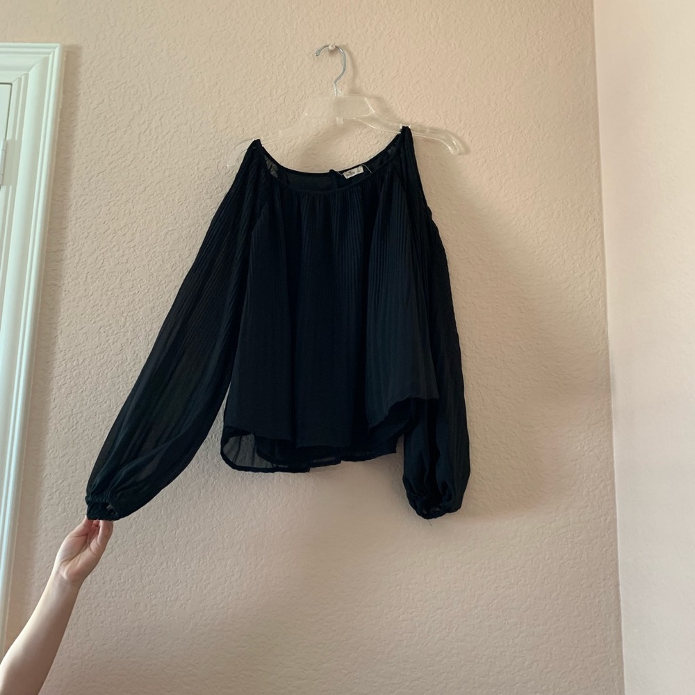 Black cold shoulder pleated blouse